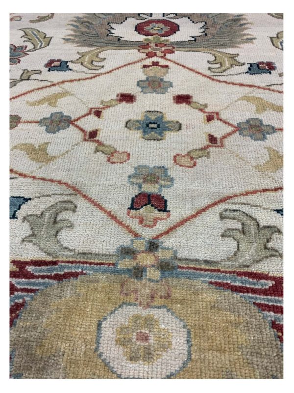 Artisan Cameron  Ivory Lt.Blue Traditional Knotted Rug For Discount